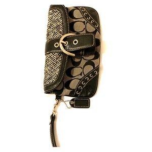 Coach wristlet handbag for your essentials